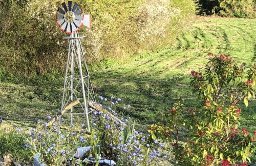 1 Bedroom Cabin Sleeps 2, Private Garden, Wifi - Photo 48