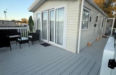 LuxeHaven at Tattershall Lakes Park with Hot Tub - Foto 60