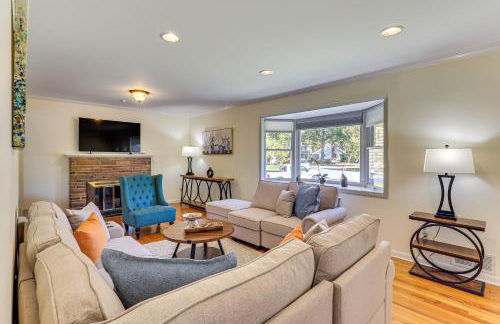 Spacious Fanwood Home with Decks, Walk to Park! - Foto 9