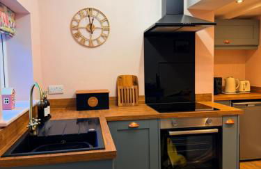 Carpenters Cottage Derbyshire, with romantic 4 poster bed - Foto 4