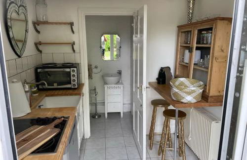 The Big Cosy Boudoir Bed + Hot tub - Photo 8