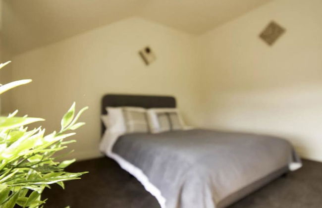 RoomTel - Brook House - Photo 12