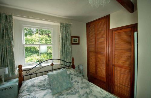 Characterful 2 bed cottage in excellent location - Photo 17