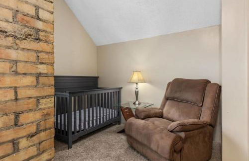 Charming 4BR Westside Home in Beer City USA - Foto 17