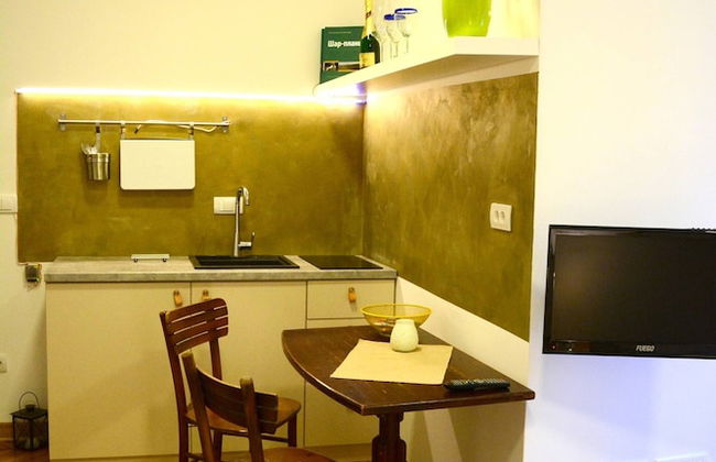 Salon 5 Zemun , Belgrade - Foto 13