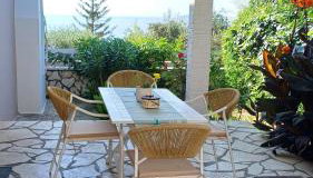 Kiki's Apartments - Foto 2, Garden view