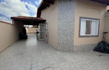 Casa próximo a plataforma de pesca com piscina e churrasqueira - Foto 3