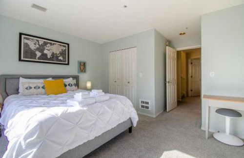 Gorgeous Queen Anne Townhouse - Rooftop Deck! - Foto 25