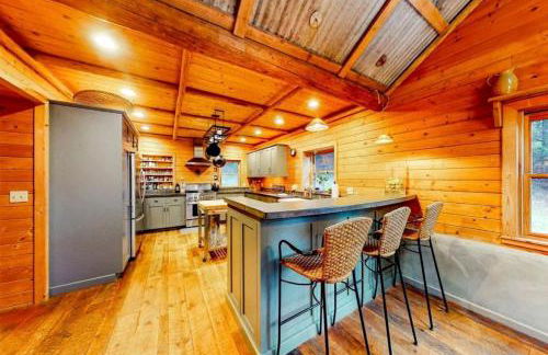 Immaculate Cabin Rental with a Hot Tub next to Lake Pend Oreille in Bonner County, Idaho - Foto 12