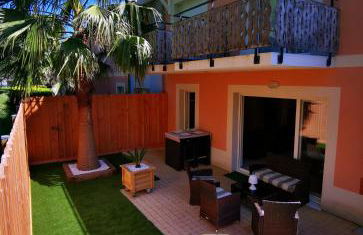 Appartement 90 m2 avec parking terrasse balcons, proche du port et plages - Foto 1