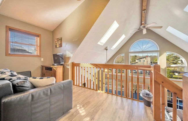 Pocono Pinnacle by Avantstay Steps to the Lake, Game Room, Large Deck - Foto 37