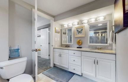 Charming four bedroom home with large yard and plenty of room for family - Foto 3