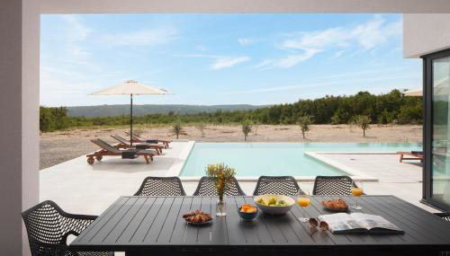 Villa KM 5 Bedroom with pool and garden - Foto 3