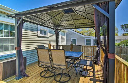 Walk to Swifts Beach! Classic Cottage with Deck - Foto 19