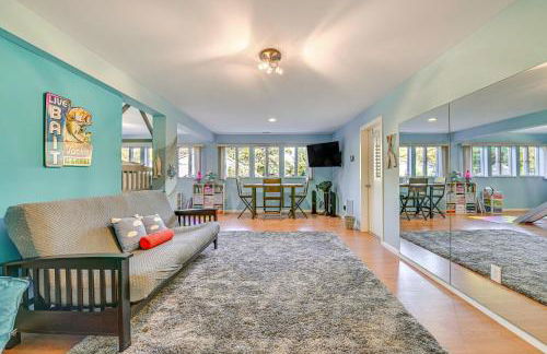 7 Mi to Skiing Lake George Home with Large Patio - Foto 31