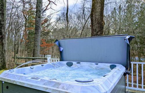 The Athena Hideaway - hottub, firepit, lake & racetrack - Foto 5