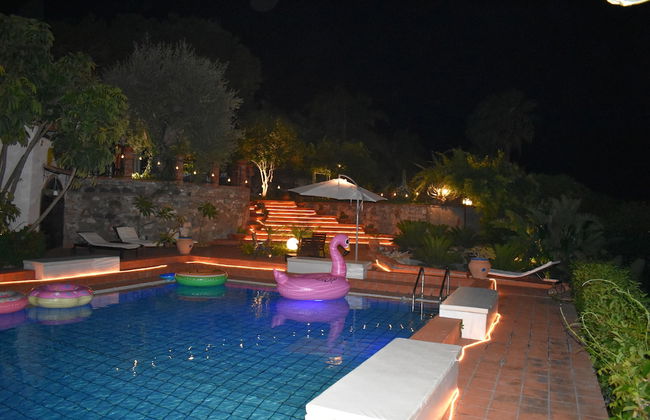 Suite Margherita With Private Garden and Shared Pool - Photo 7