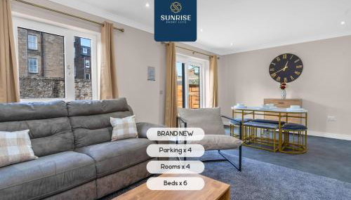 L2 - INVOICE and REDUCED PRICE only via SUNRISE SHORT LETS DUNDEE, Stunning 4 Bed House with 6 Beds and 3 bathrooms, TVs in each room, Free Parking, Fully Equipped, Local Amenities, Easy Ring Road Access, Special Rates and ONLY 9 Mins to STANNERGATE Ports - Foto 1