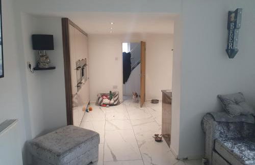 The hawthorns large detached 3 bedroom family home - Photo 28