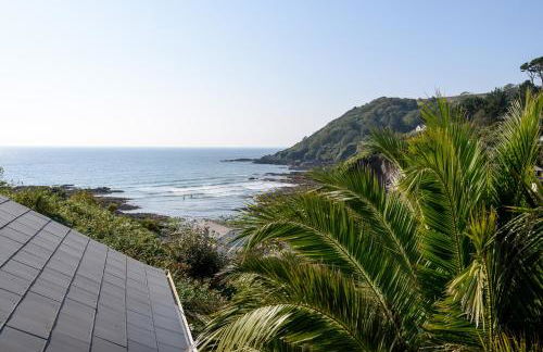 Beach Front House with Stunning Sea Views and Free Parking - Foto 24