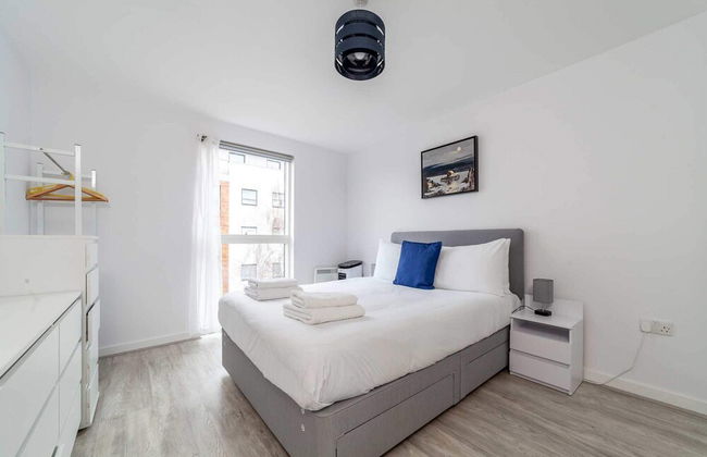 Riverside Retreat Modern Flat in Brentford - Foto 4