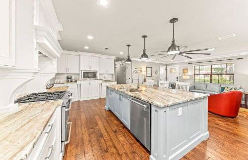 Foley Palms & OWA Resort / Pool - Photo 13