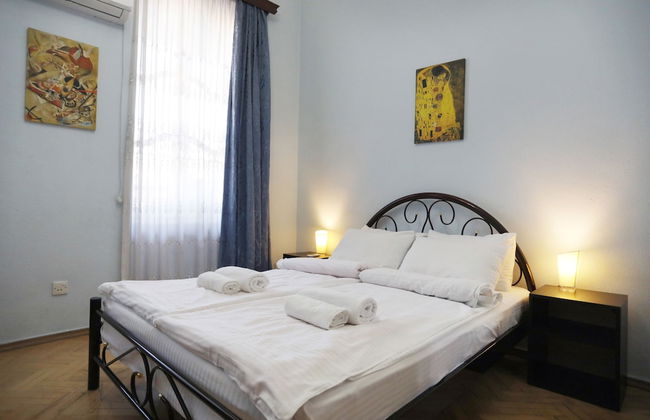 David's Apartment - Photo 5