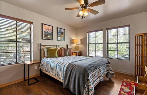 Cabin with Wild Horses, Fireplace, Dog Friendly & StarLink - Foto 31