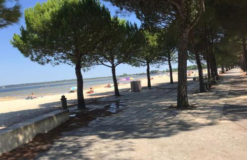 Maison proche du lac et océan avec Jacuzzi privatif - Foto 45