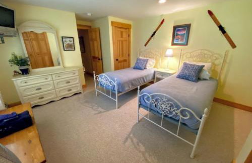 E5 Beautiful Bretton Woods slopeside home amazing views of Mount Washington Hot Tub AC - Foto 59