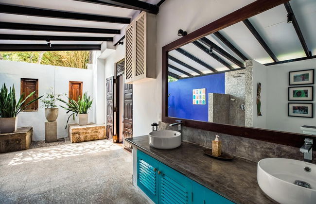 Lovely Lakeside Villa With Large Pool Poolside Dining - Foto 15