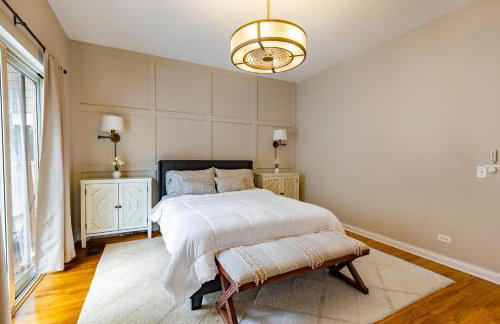 Windy City Getaway - 3BR 2BA Chicago Townhouse home - Photo 35