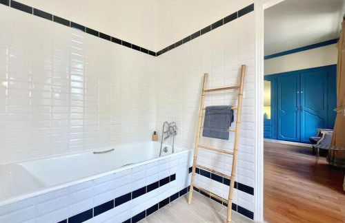 Bourgeois House - 16 personnes, Piscine, 6 chambres, 8 lits, 4 SDB, Centre-ville, CLIM - Foto 60