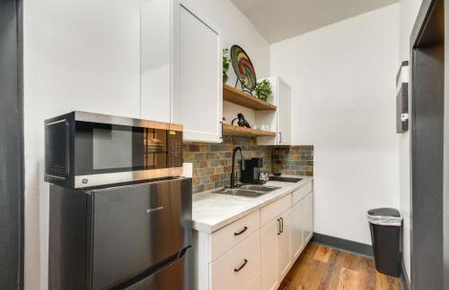 Modern Greenwood Studio Less Than 1 Mi to Downtown! - Foto 6