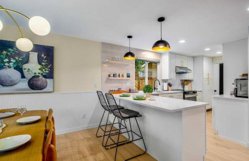 Serene Sunlit Retreat - Remodeled with EV charging and AC - Foto 19
