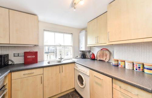 Smart 2 bedroom flat near Pimlico Tube - Photo 8