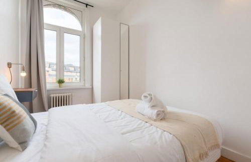 La Madeleine-Beautiful bright two bedroom apart - Foto 17