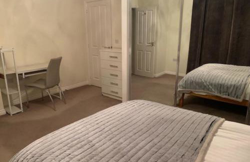 SPACIOUS DETACHED 5 Bedroom4 Bathroom WIFI Parking - Foto 30