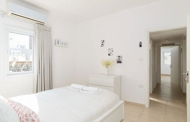 Bright and Fresh Family Home near Beach - Foto 6