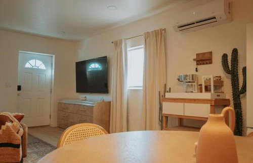 Terracotta Suite at ArnoTriplex! Hot Tub-Close to Downtown-Pet Friendly-No Pet Fee! - Foto 16