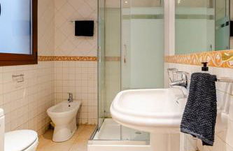 Bien situado y cómodo - Photo 7