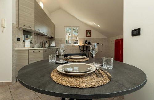 Kejani attic apt Scenic Views, Lux bath, Fast Wi-fi - Foto 19