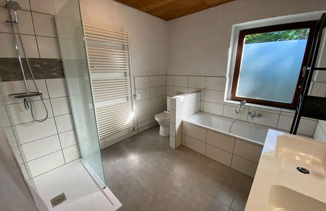 Charming Holiday Home With Garden - Photo 20