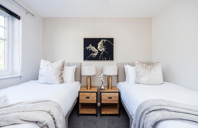 Large 4 Bed Townhouse in Uxbridge Sleeps 9 - Foto 11