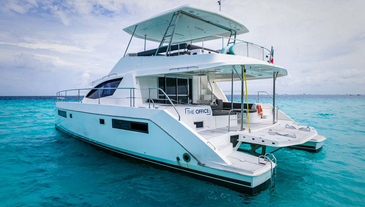 Private Boat Trip to Isla Mujeres + Open Bar - Foto 1