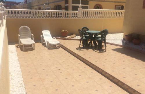 Torrevieja, La Torreta Ground Floor Apartment with Large Private Patio Garden - Foto 2