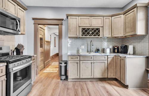 Cozy Renovated 19th Century Home, 5 Min to OSU! 3 Bedroom Home by Paula - Foto 16