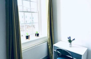 The Georgian Townhouse - 4 Bedrooms - Sleeps 9 - Photo 7