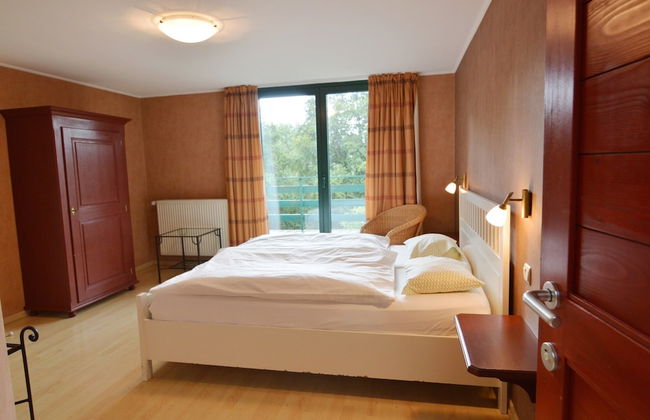 Scenic Villa Near Lake View - Photo 7