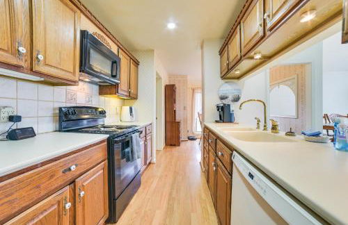 Lakefront Home with Deck and Dock in Oscoda Twp! - Foto 7